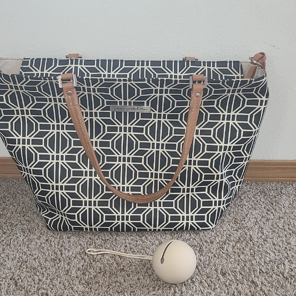Petunia Pickle Bottom Handbags - Petunia Pickle Bottom Black and White Geometric Baby Bag